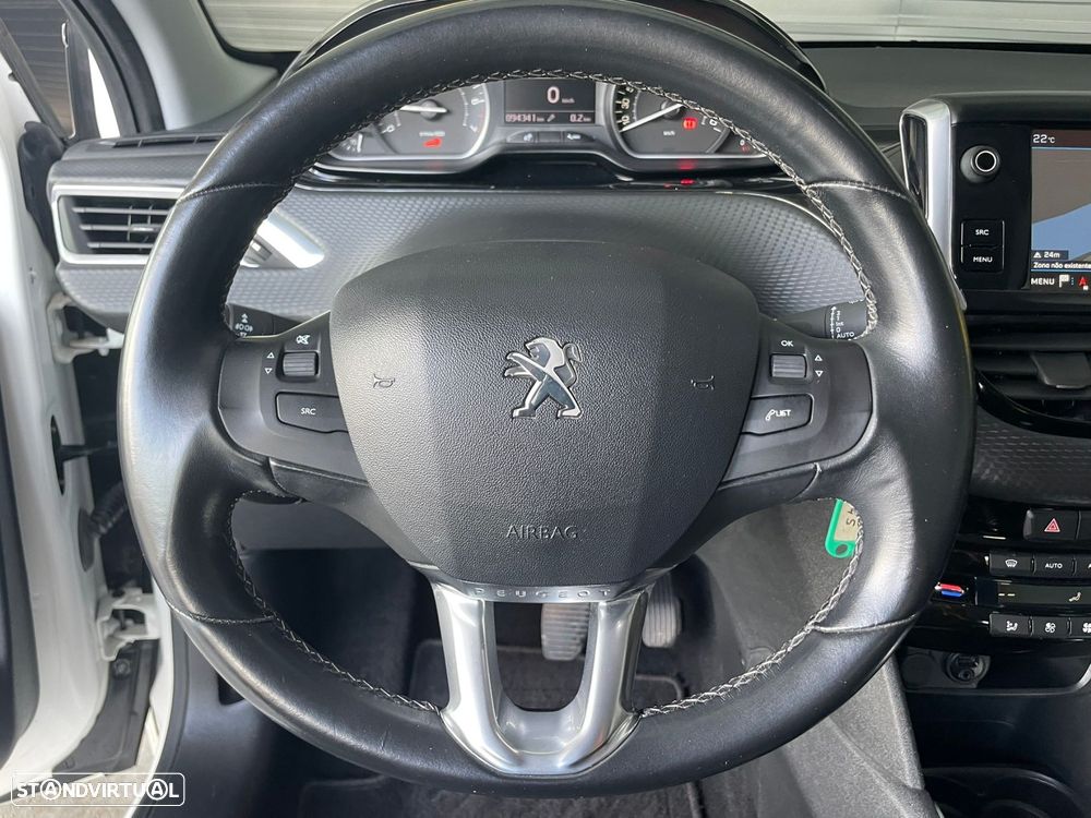 Peugeot 208 1.2 PureTech Allure - 13