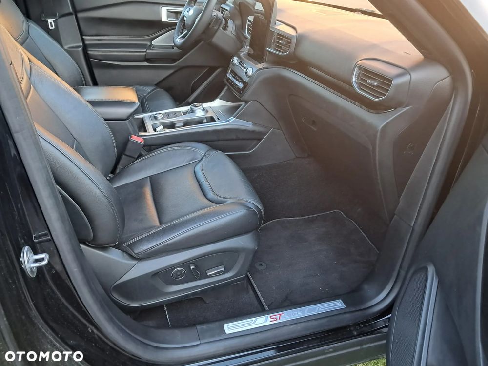 Ford Explorer - 17