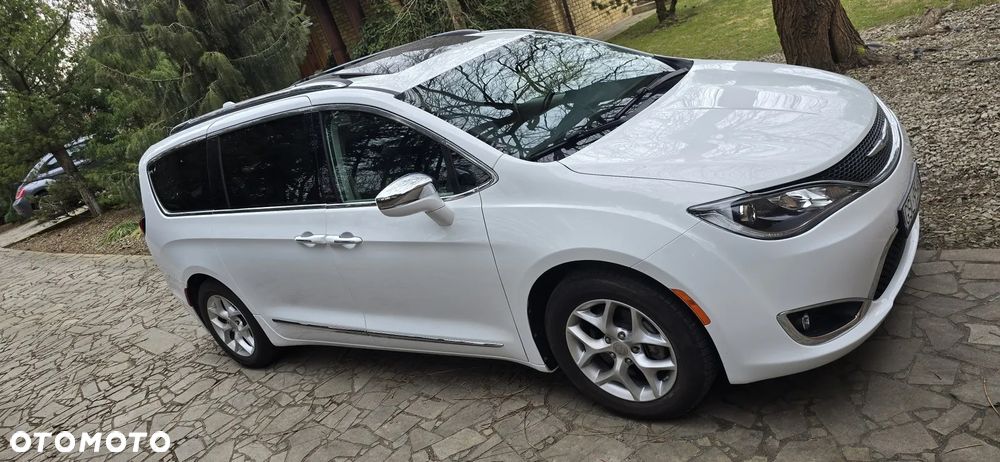 Chrysler Pacifica - 8