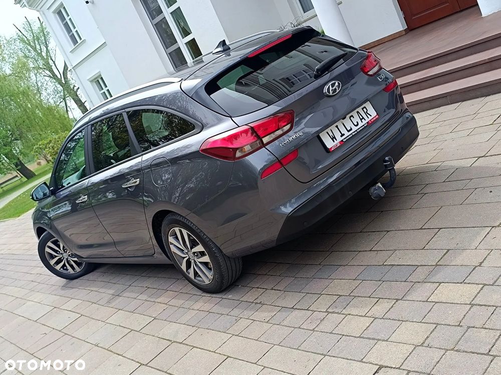 Hyundai i30 blue Kombi 1.6 CRDi Style - 4