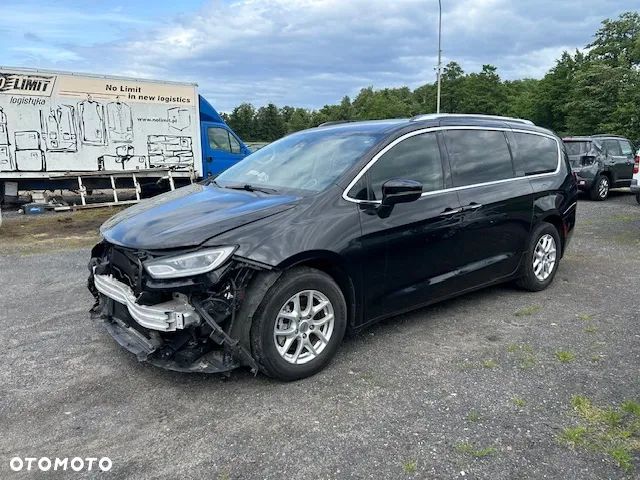 Chrysler Pacifica - 1