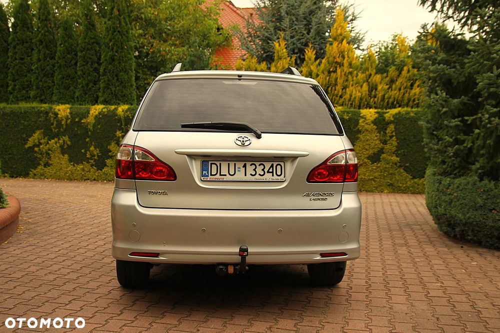 Toyota Avensis Verso D-4D Sol - 9