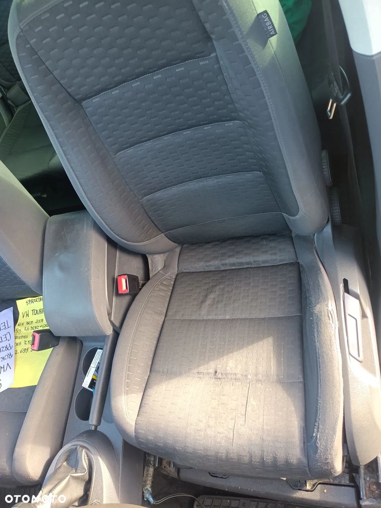 Volkswagen Touran - 10