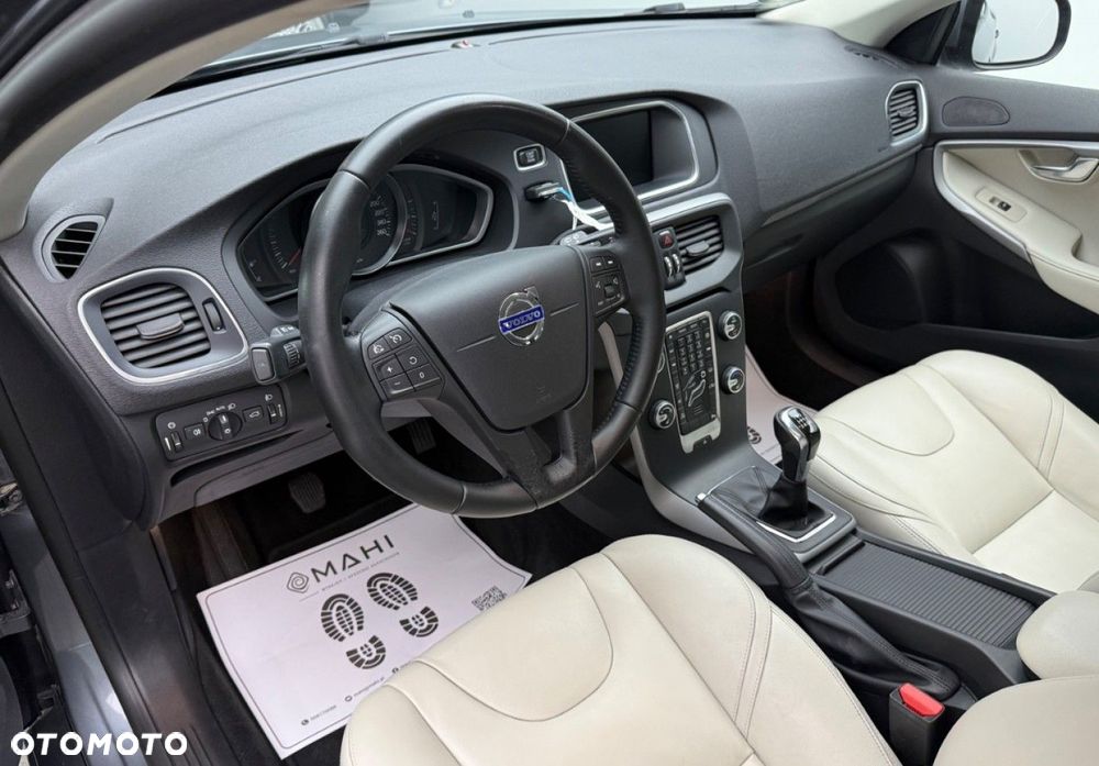 Volvo V40 D2 Kinetic - 23