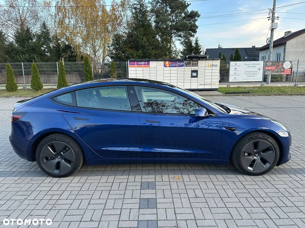 Tesla Model 3 - 8