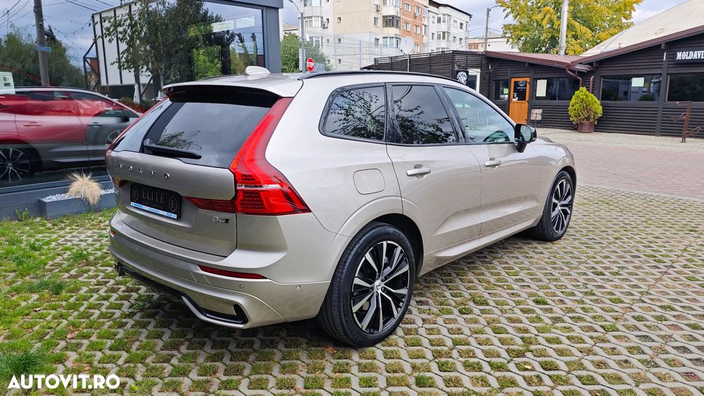 Volvo XC 60 B4 MHEV AT AWD Ultimate Dark - 5