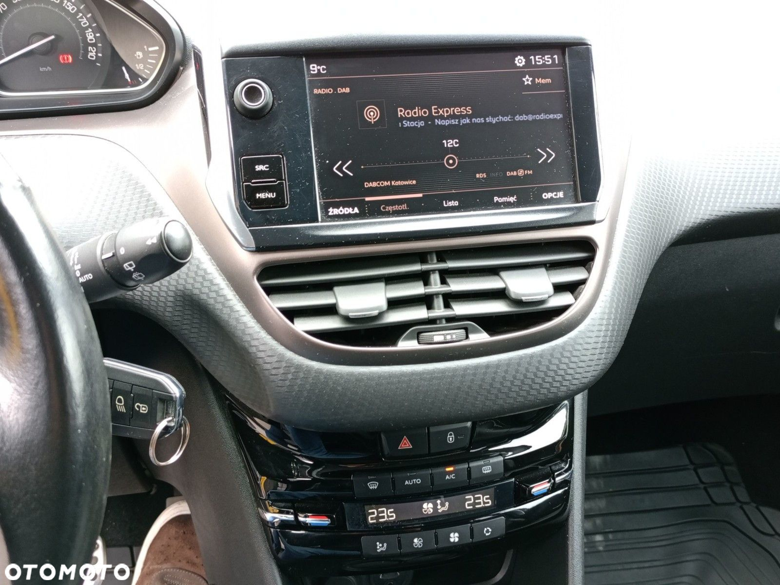 Peugeot 2008 - 10