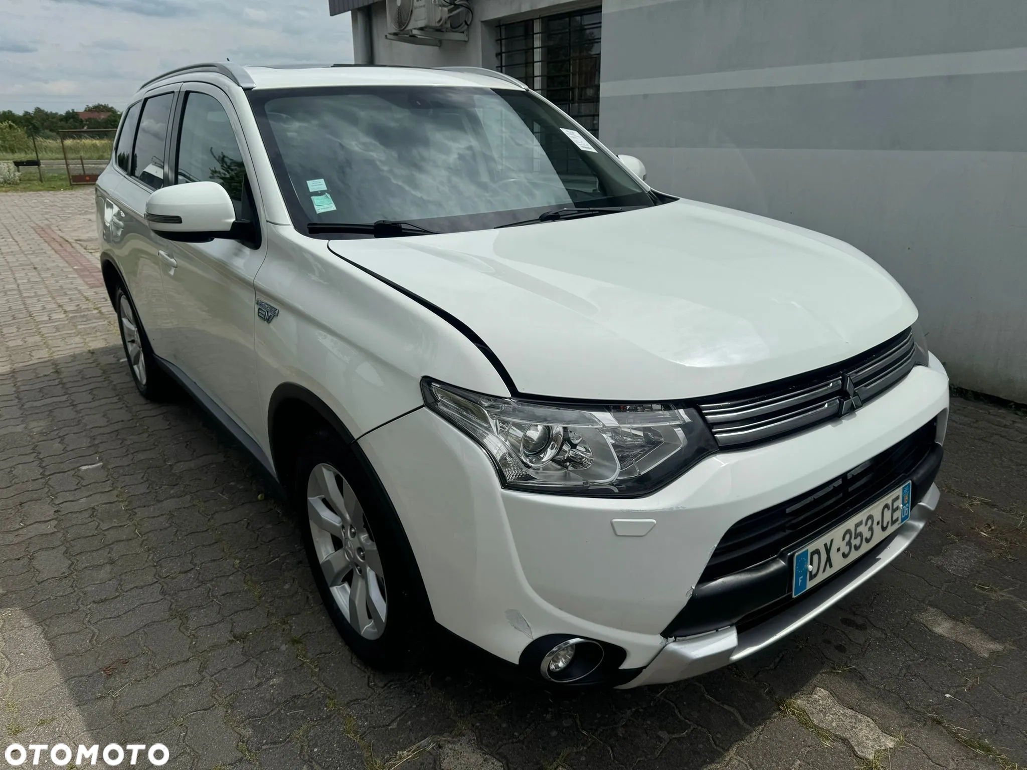 Mitsubishi Outlander - 3