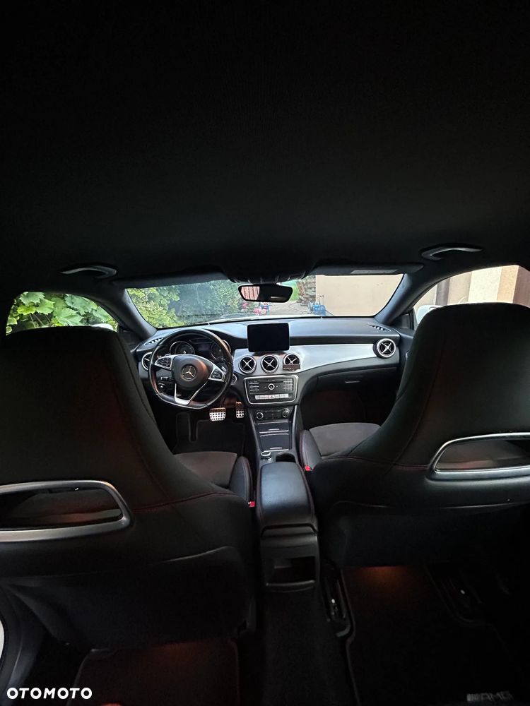 Mercedes-Benz CLA 220 4-Matic AMG Line - 16