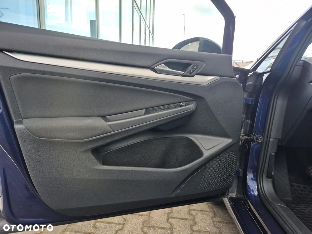 Volkswagen Golf - 10