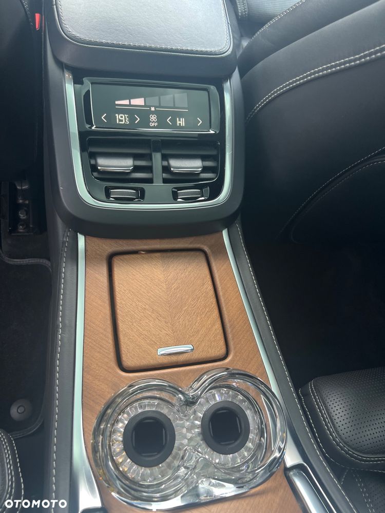 Volvo XC 90 T8 AWD Plug-In Hybrid Excellence - 25