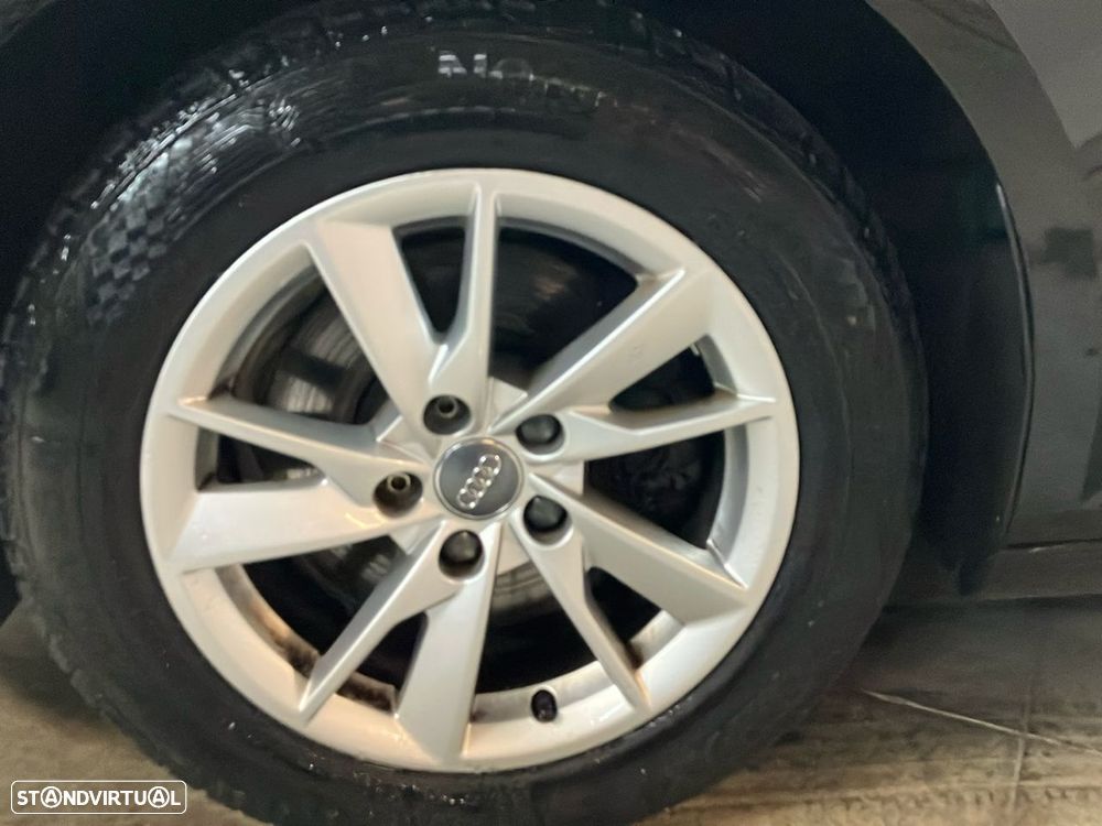 Audi A4 Avant 2.0 TDI Advance - 9