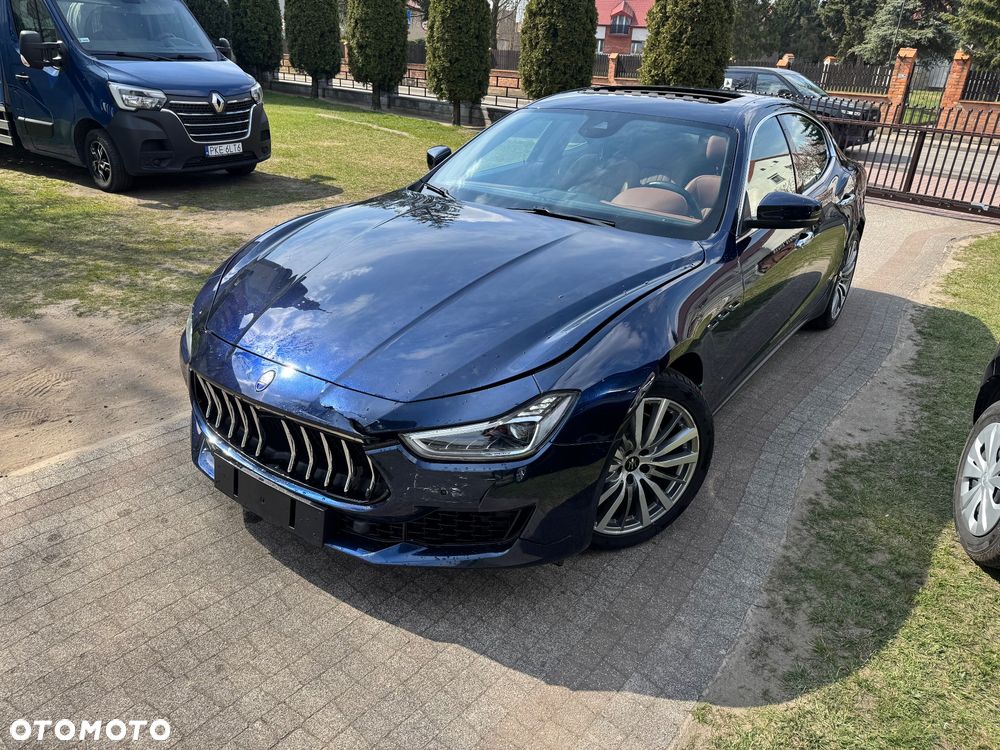 Maserati Ghibli GranSport - 17