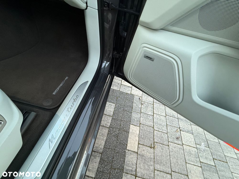 Porsche Macan Turbo PDK - 19