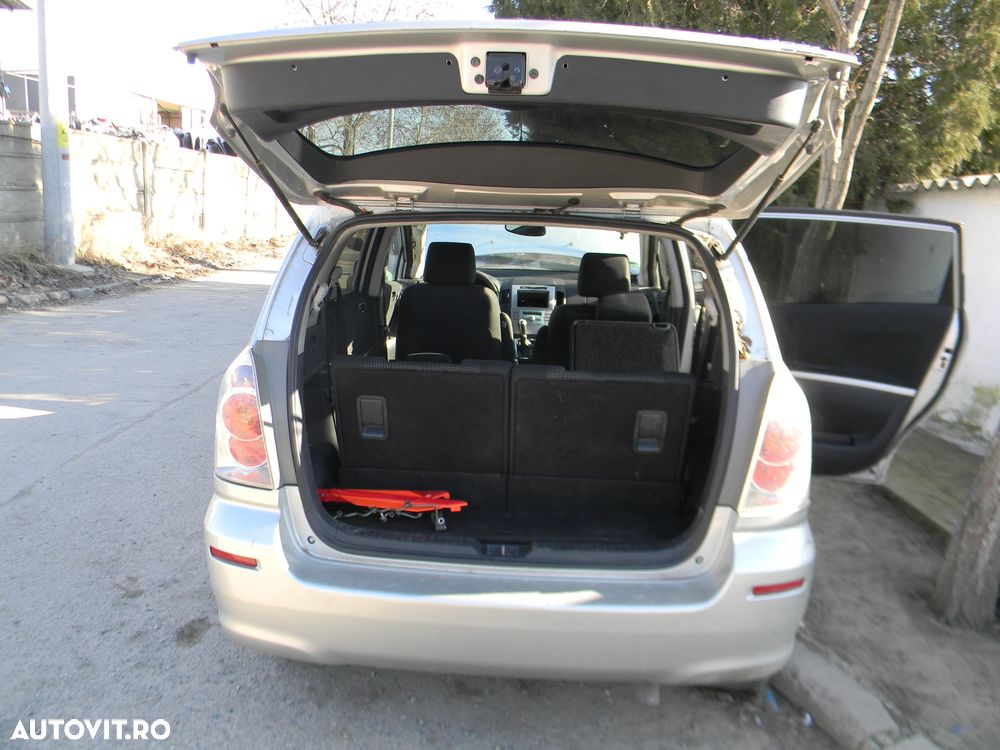 Dezmembrari  Toyota COROLLA verso  2004  > 2009 2.2 D-4D Motorina - 42