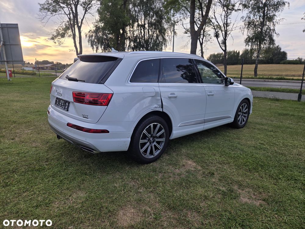 Audi Q7 - 7