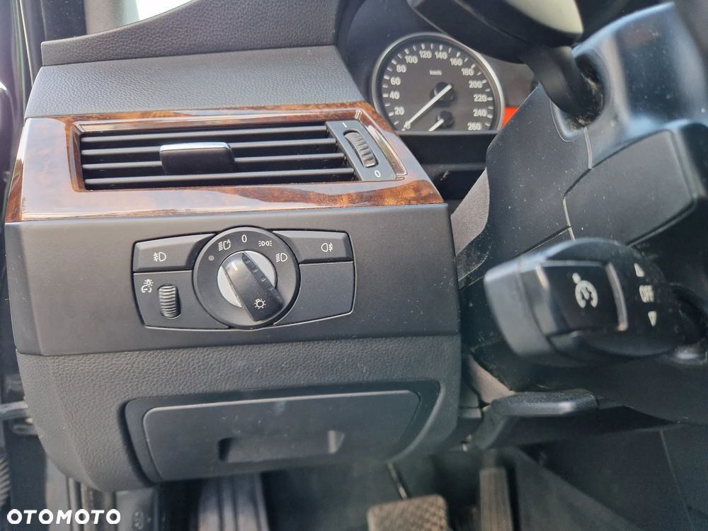 BMW Seria 5 530d xDrive - 25
