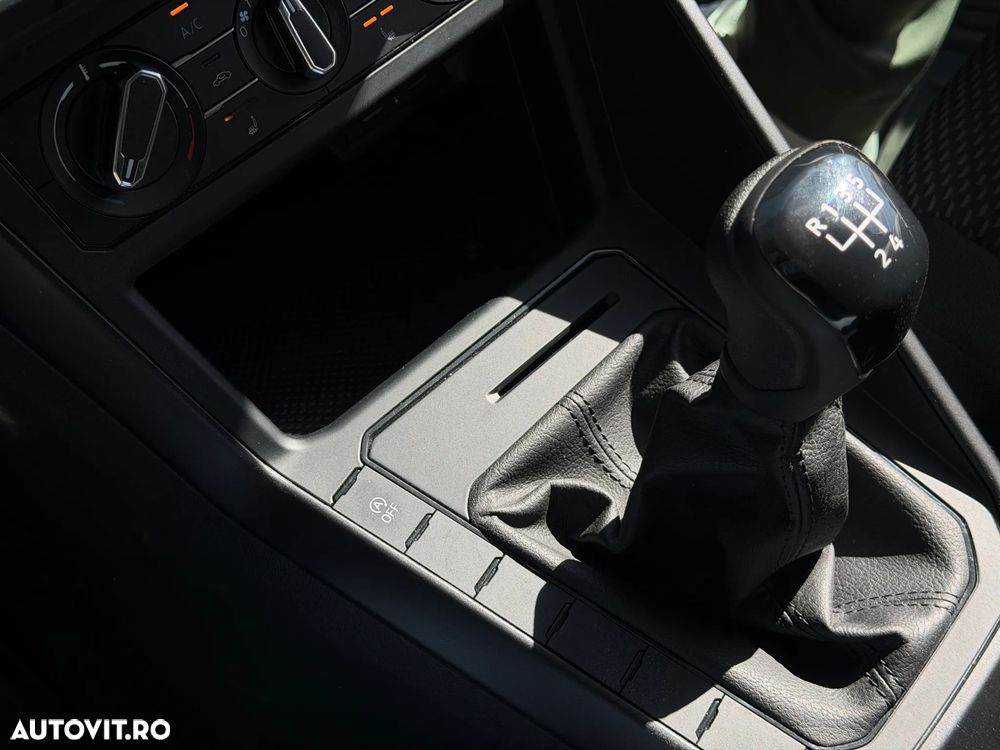 VOLKSWAGEN Polo 2025 — imagine 3