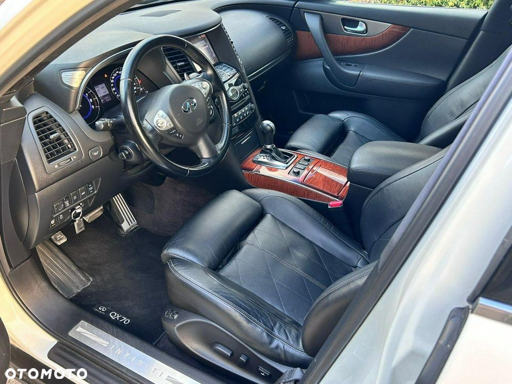 Infiniti QX70 3.7 AWD S Premium - 29