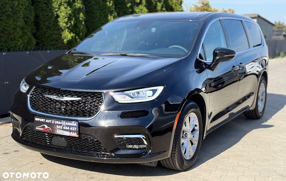 Chrysler Pacifica - 2