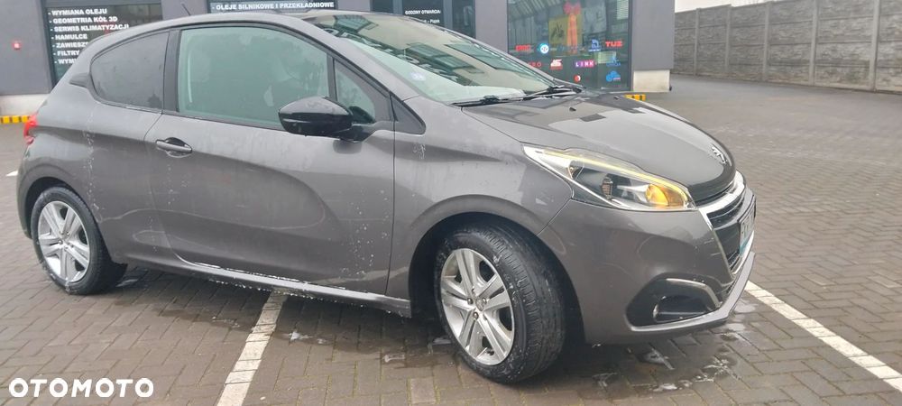 Peugeot 208 82 PureTech Style - 3