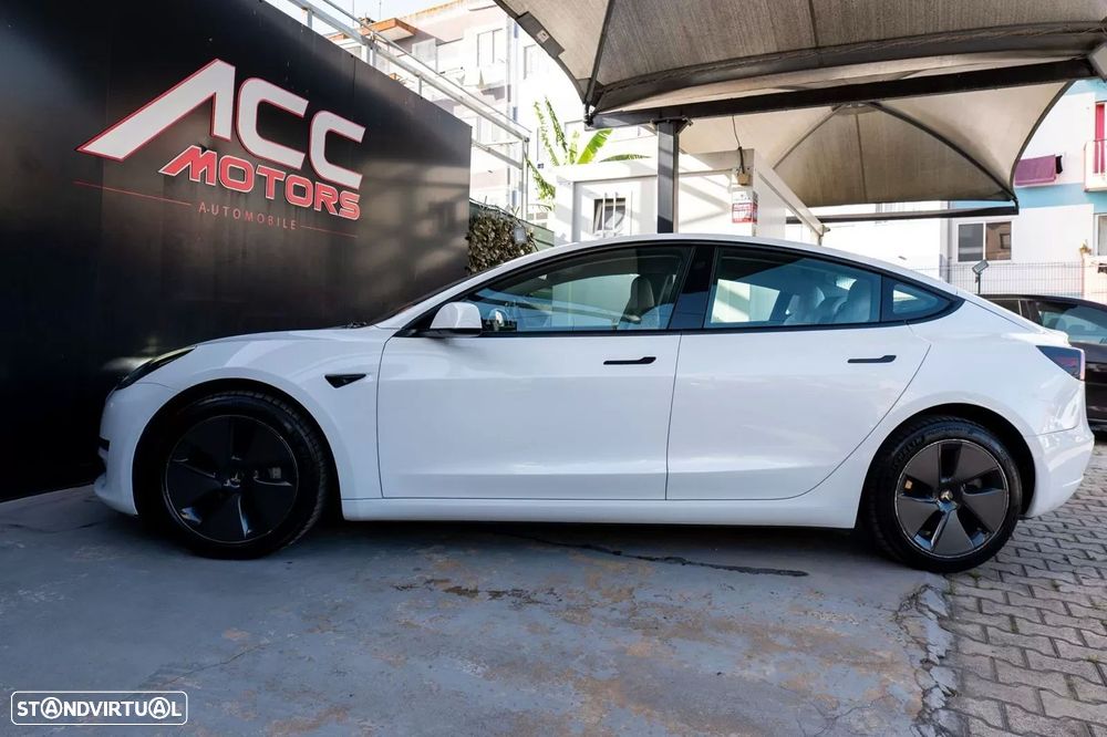 Tesla Model 3 - 6