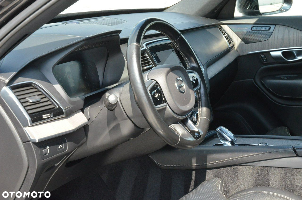Volvo XC 90 - 21