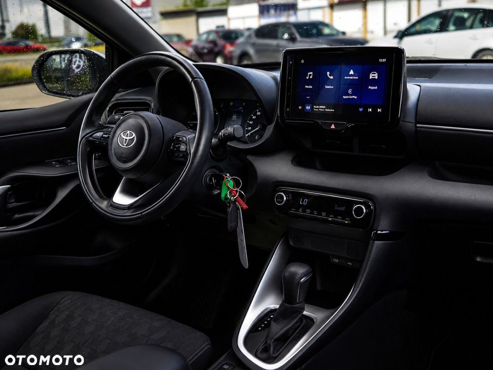 Toyota Yaris - 12
