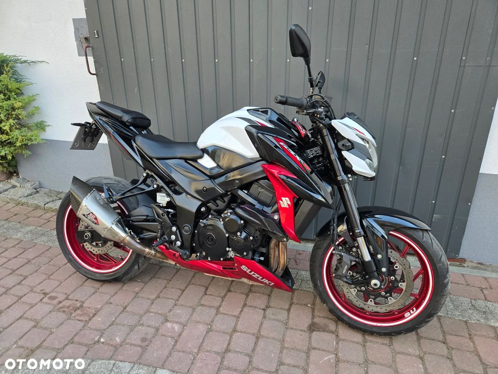 Suzuki GSX - 2