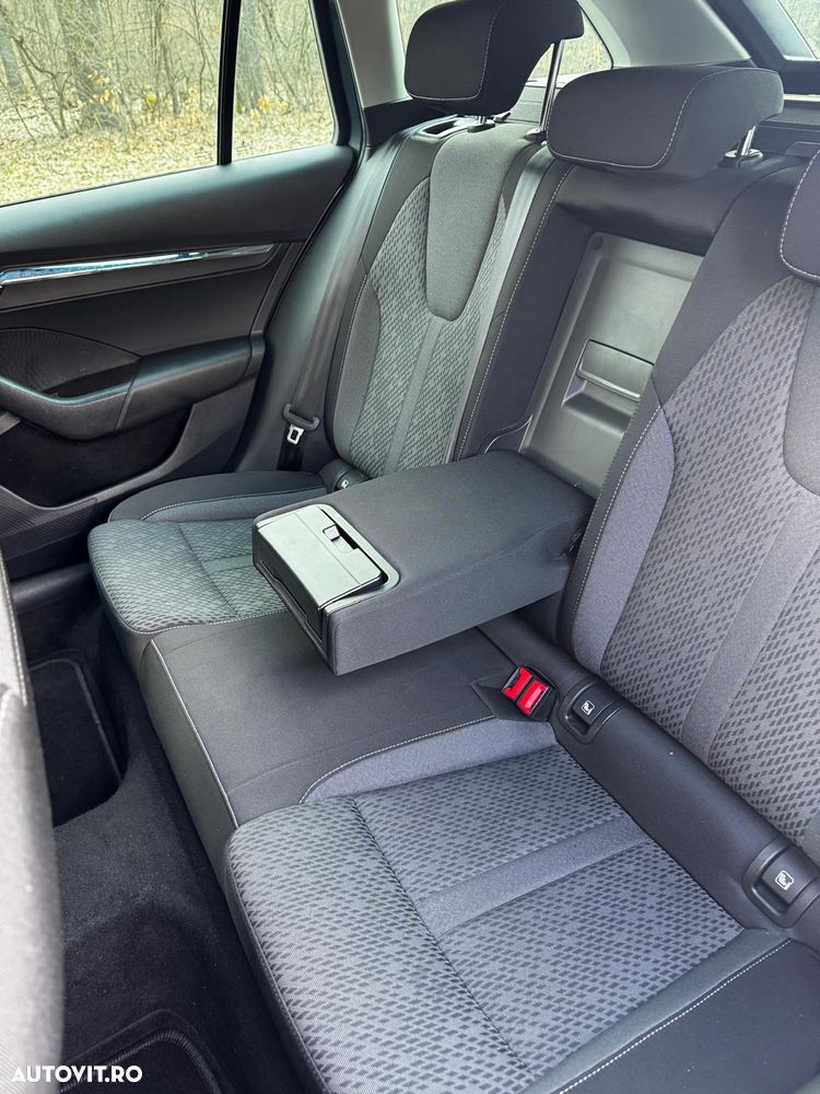 Skoda Octavia 2.0 TDI DSG Style - 29