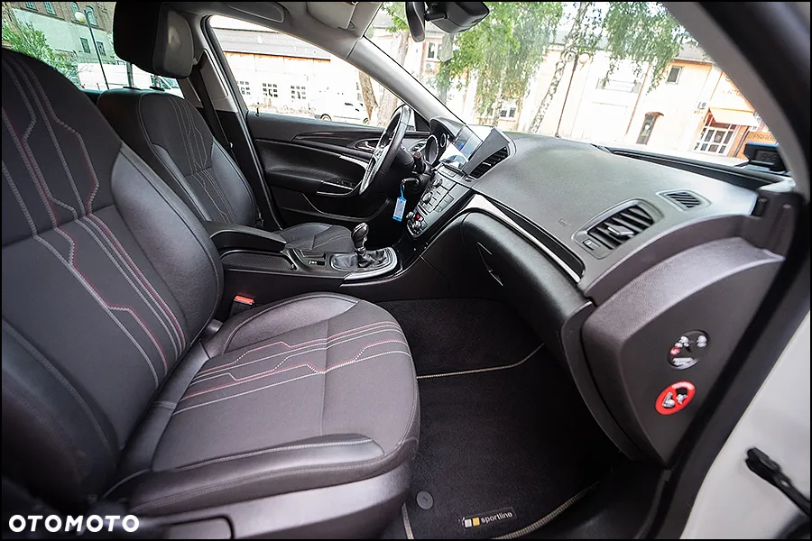 Opel Insignia - 35
