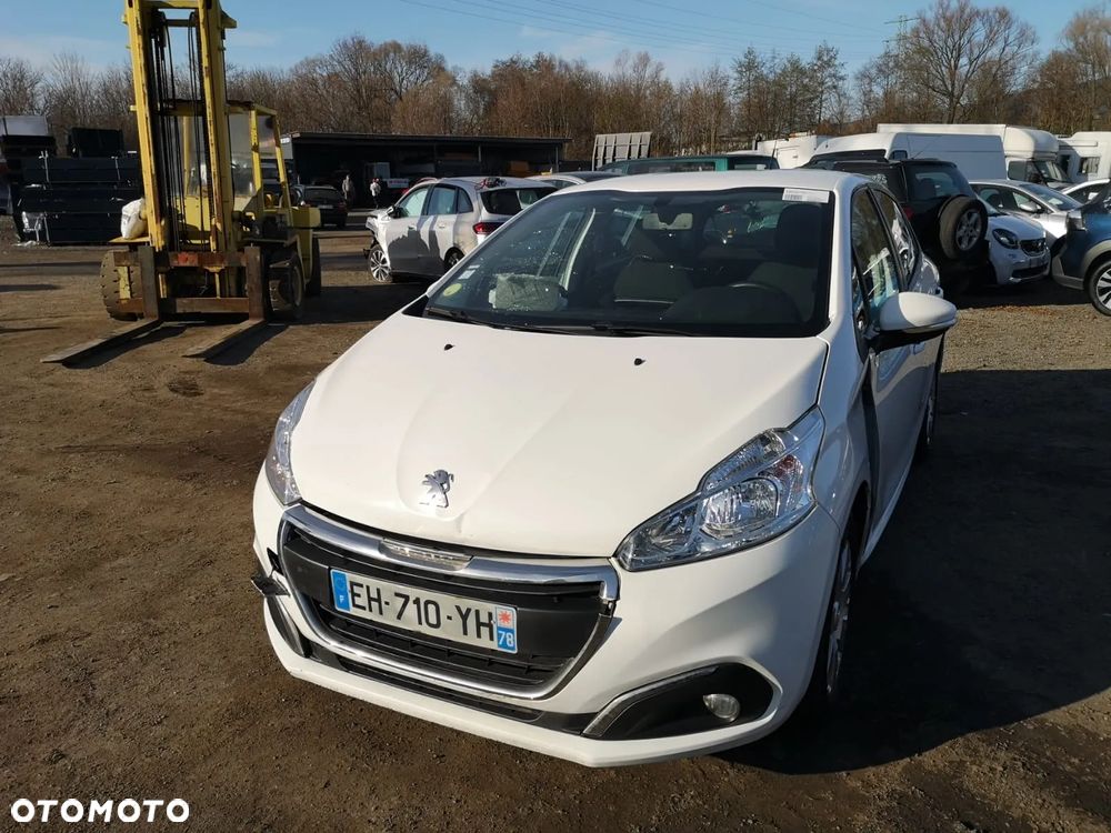 Peugeot 208 - 19