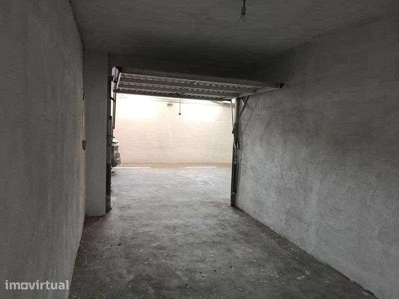 Garagem Fechada (Box) 16,5m² Centro de Tarouca - Grande imagem: 3/8