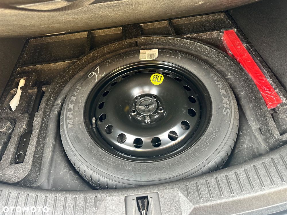Ford Kuga 1.6 EcoBoost 2x4 Titanium - 24