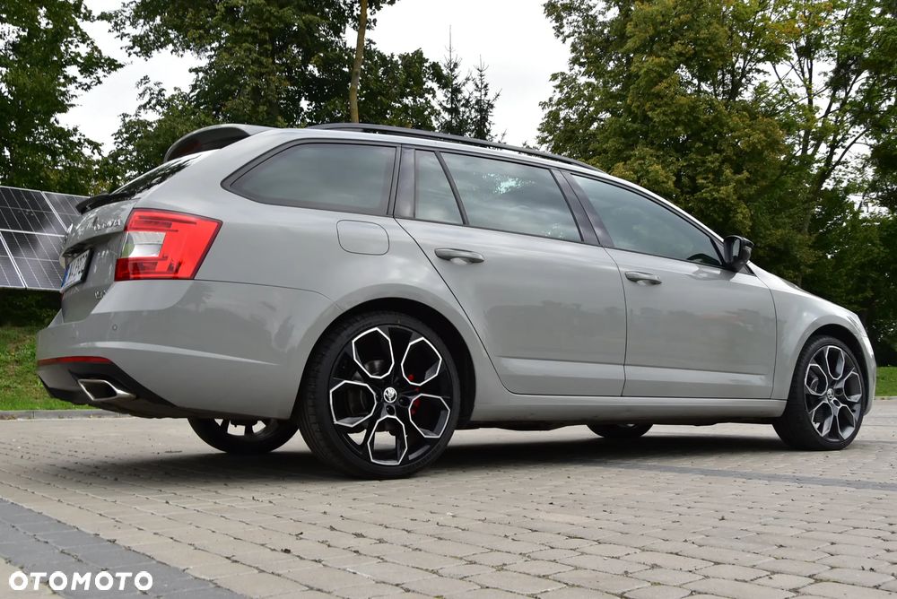 Skoda Octavia 2.0 TDI DSG RS - 34