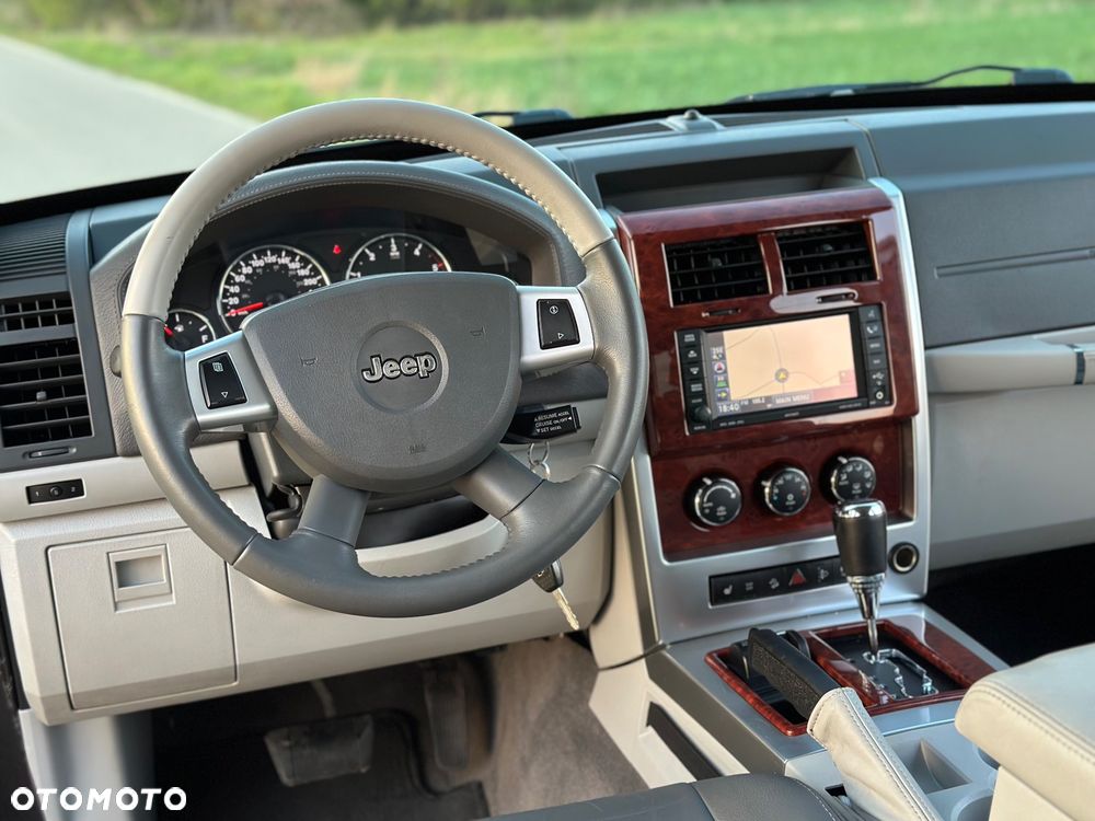 Jeep Cherokee - 40