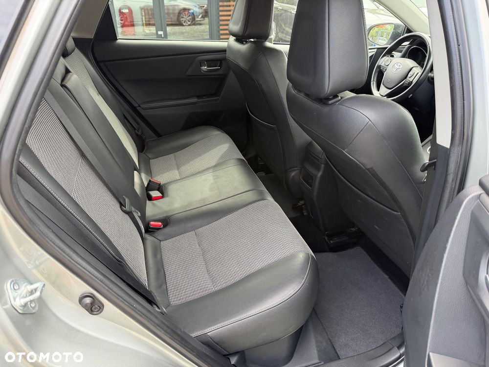 Toyota Auris - 32