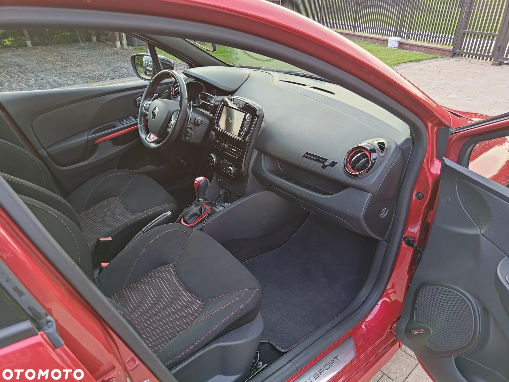 Renault Clio - 11