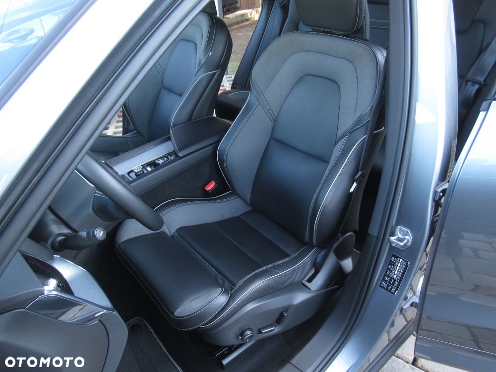 Volvo XC 60 T4 R-Design - 6