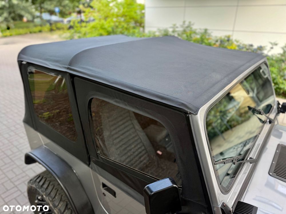 Jeep Wrangler 2.5L - 5