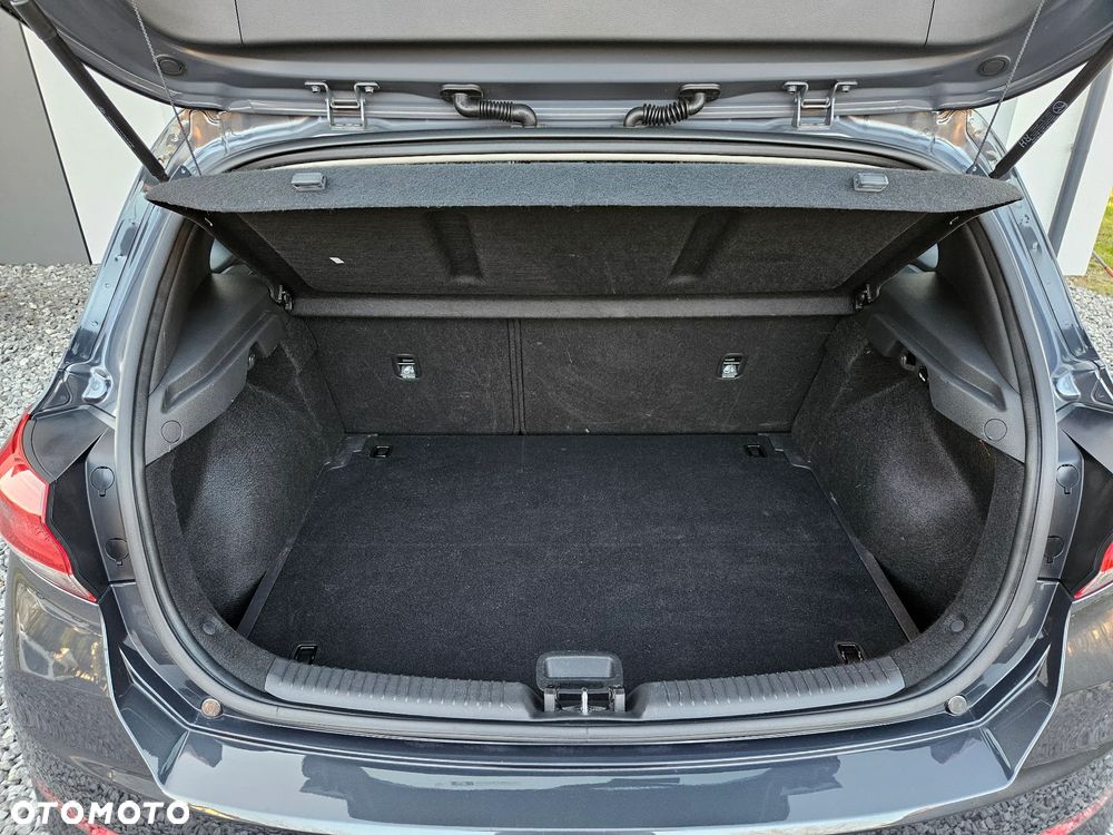 Hyundai i30 1.5 DPI Classic + - 19