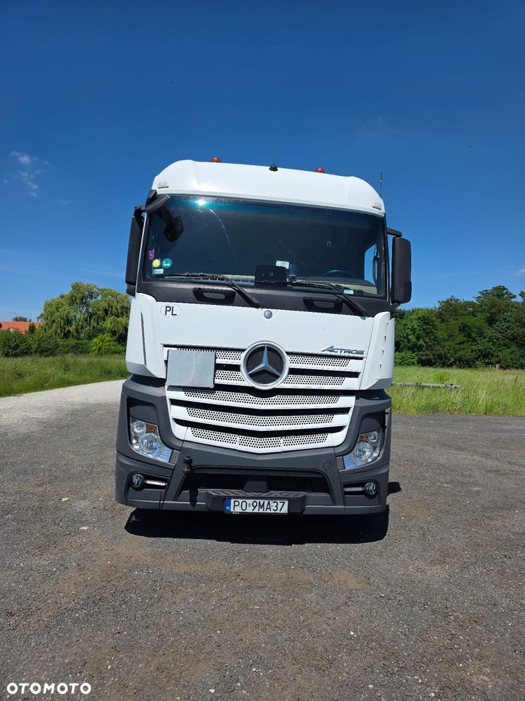 Mercedes-Benz Actros - 1