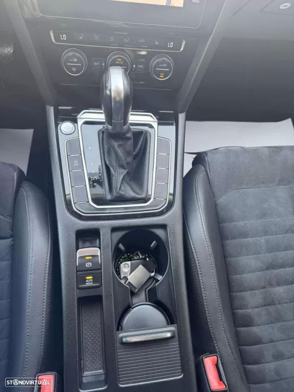 VW Passat Variant 2.0 TDI R-Line DSG - 10