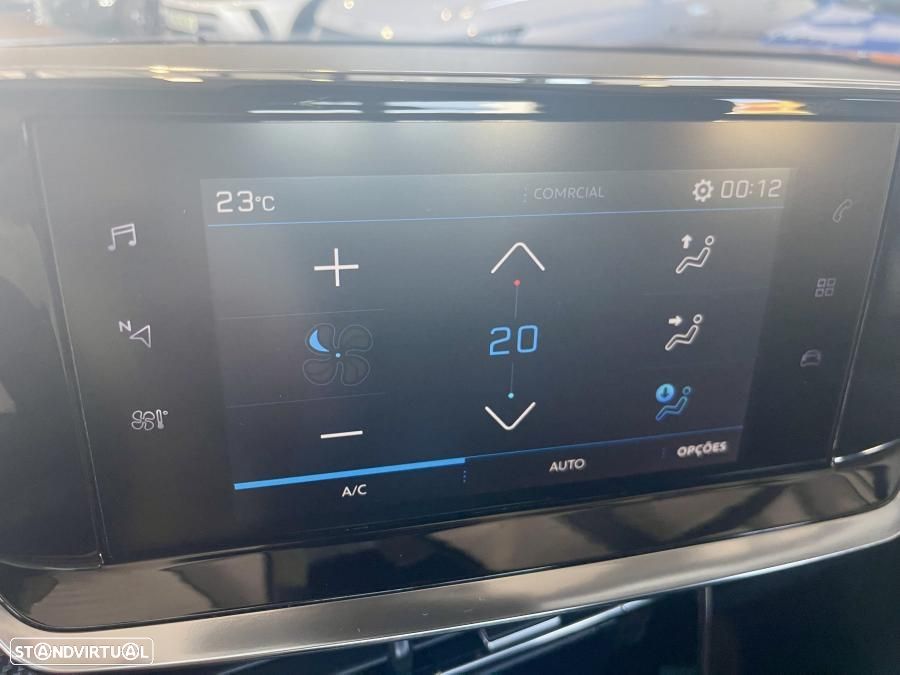 Peugeot 2008 1.2 PureTech Active Pack EAT8 - 21