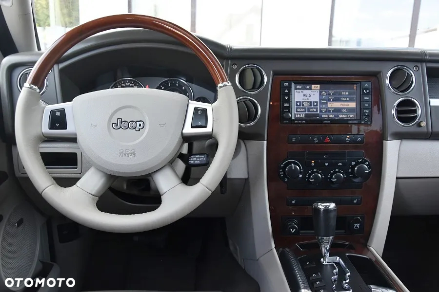 Jeep Commander 3.0 CRD Overland - 27