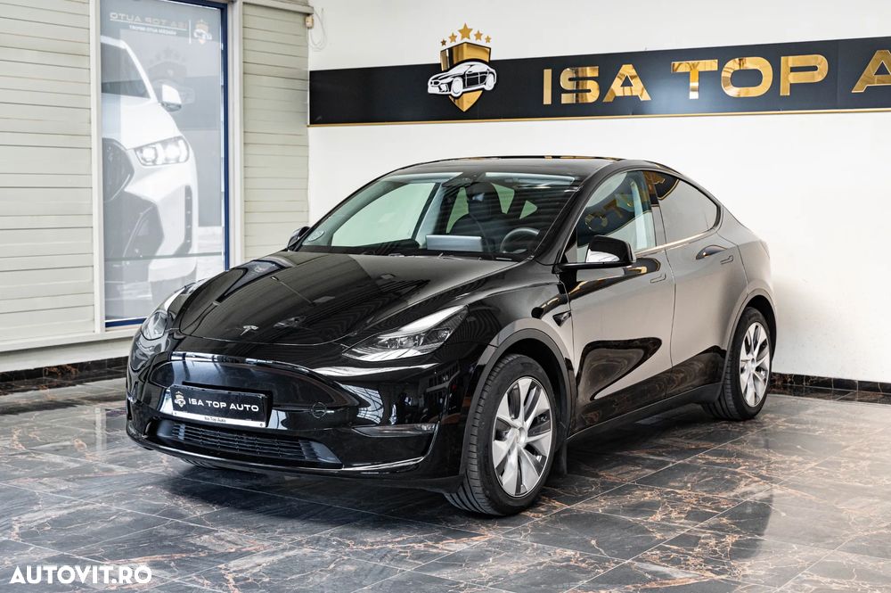 Tesla Model Y Long Range Dual Motor AWD - 12