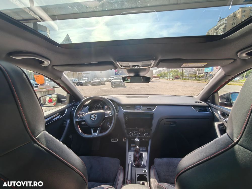 Skoda Octavia 2.0 245 TSI DSG RS - 9