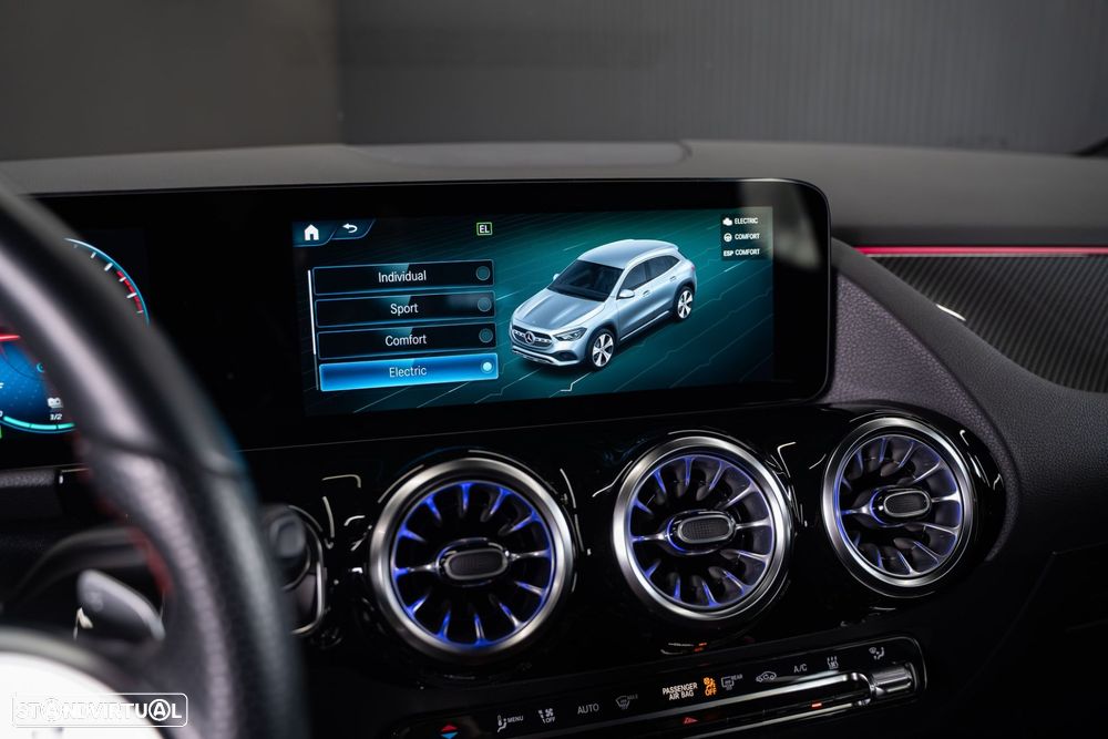 Mercedes-Benz GLA 250 e 8G-DCT - 33