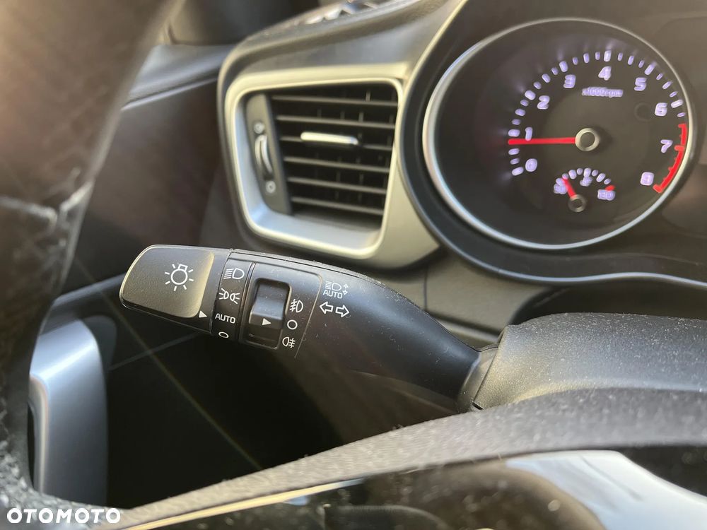 Kia XCeed 1.5 T-GDI M - 22