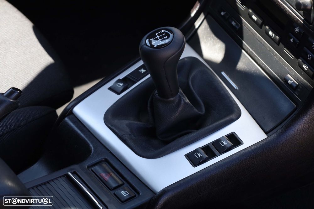 BMW 320 d Sport - 25